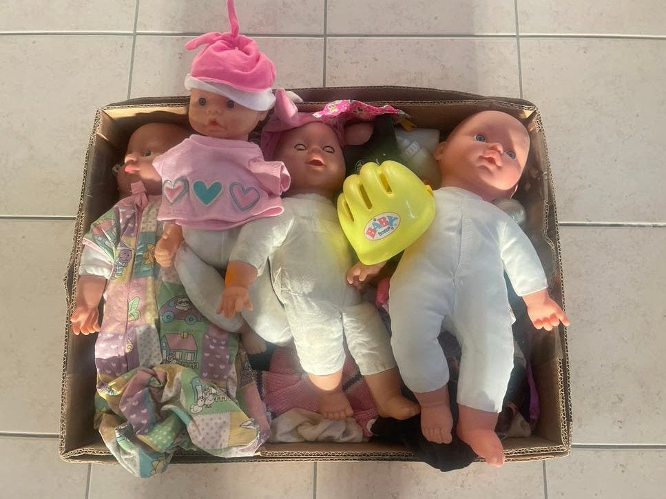 Grote doos met Baby (Born) poppen en kleertjes en nog meer, Kinderen en Baby's, Ophalen of Verzenden, Gebruikt, Babypop
