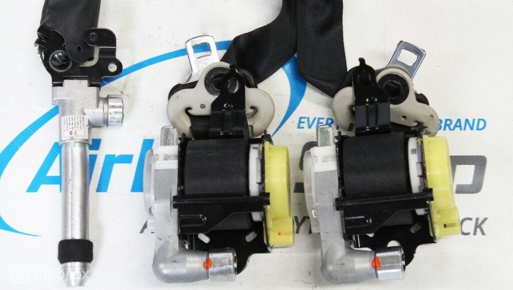 2 x Gordels + 1 x spanner Mazda 3 (2009-2013), Auto-onderdelen, Interieur en Bekleding, Gebruikt, Ophalen of Verzenden