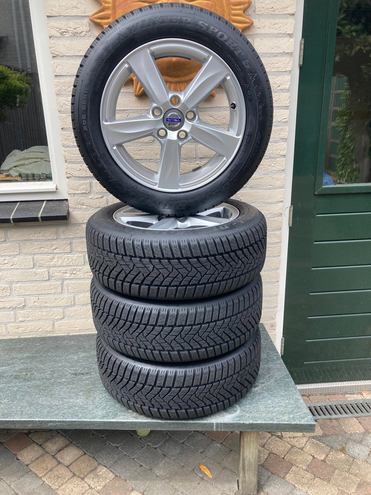 Volvo Matres 16 inch met nieuwe Dunlop winterbanden, Ophalen, 16 inch, Banden en Velgen, Nieuw
