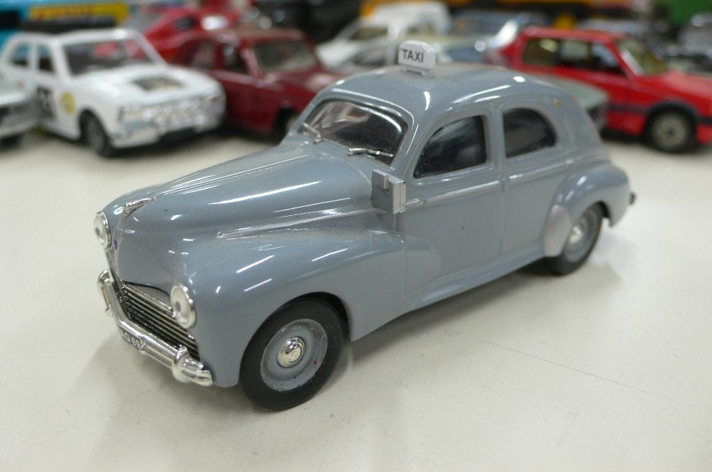 peugeot 203 taxi - altaya  1/43, Hobby en Vrije tijd, Modelauto's | 1:43, Verzenden, Nieuw, Auto, Overige merken