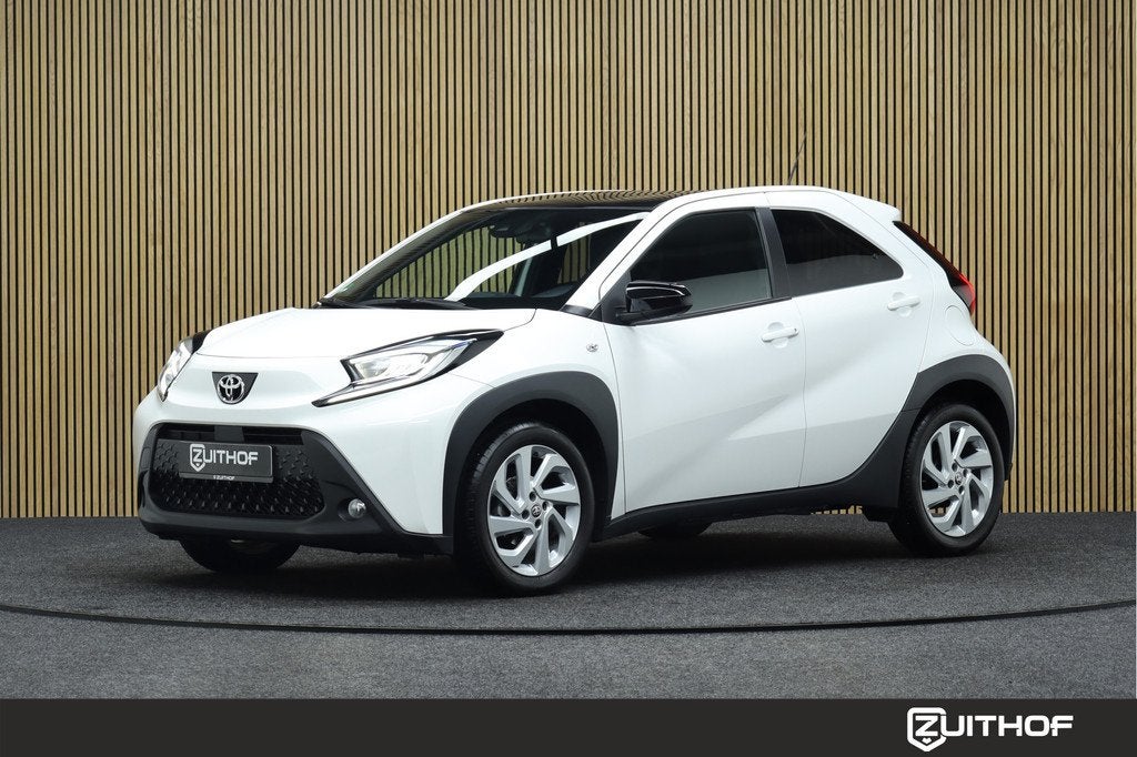 Toyota Aygo X 1.0 VVT-i MT first | Adaptive-cruise | Camera, Auto's, Stof, Gebruikt, 920 kg, 4 stoelen