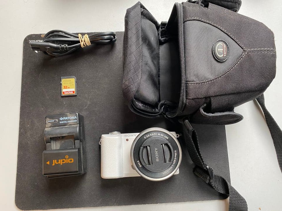 Sony a5100 + 16-50 OSS kitlens + accessoires (6995 clicks), Audio, Tv en Foto, Gebruikt, Ophalen of Verzenden, 24 megapixels, Geen optische zoom