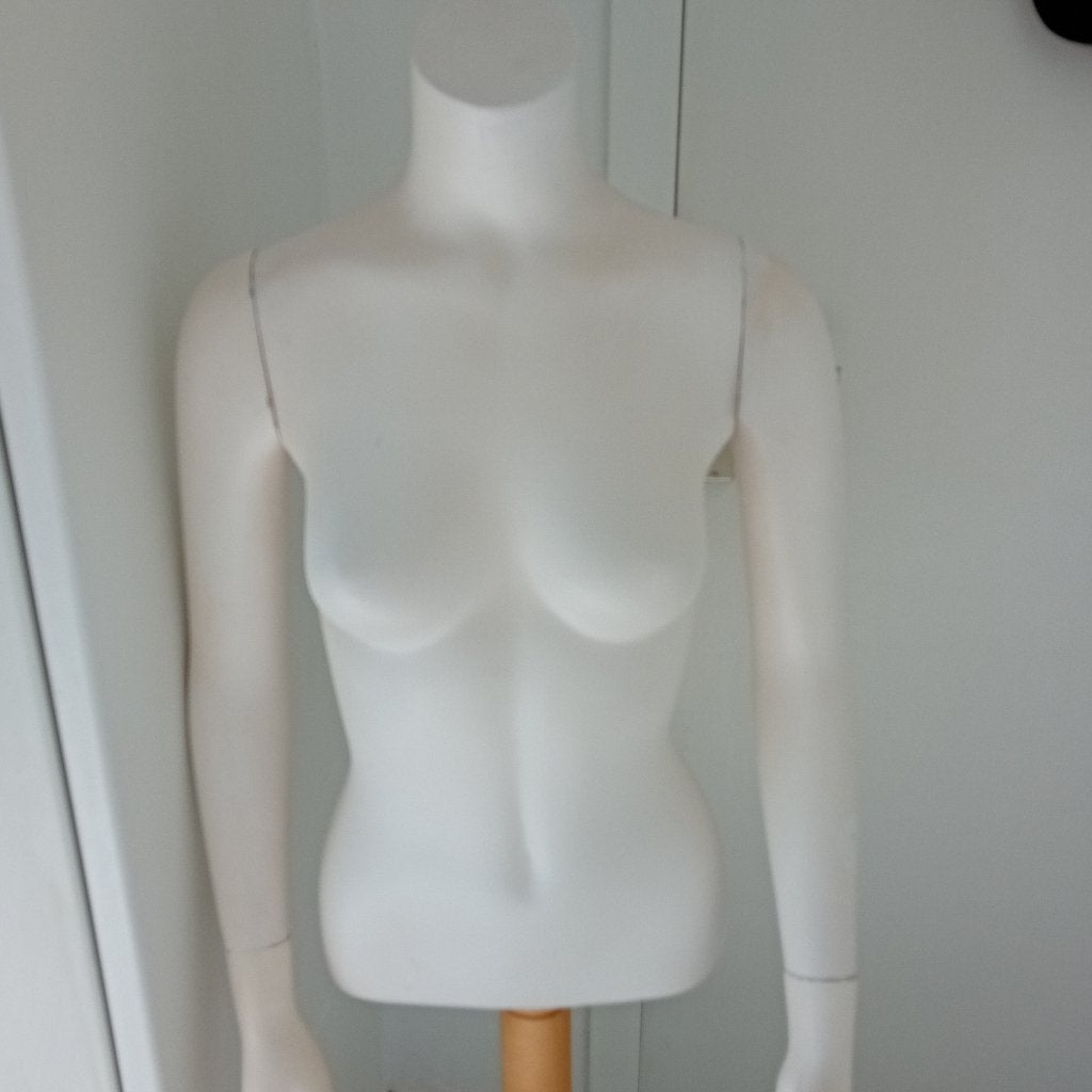 Dames paspop mannequin Scharnierende schouders en polsen, Hobby en Vrije tijd, Naaien en Fournituren, Ophalen, Gebruikt, Paspop