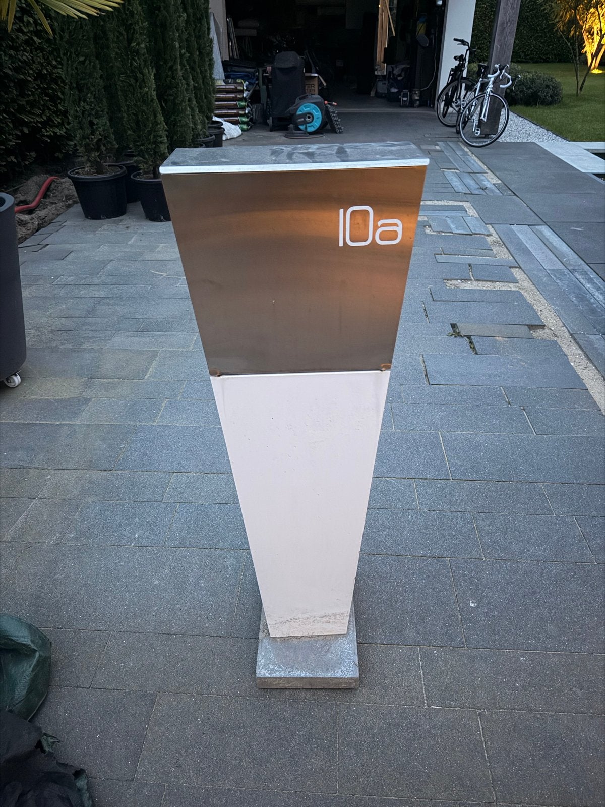 Staande brievenbus RVS en wit - Modern design, Ophalen, Gebruikt, Rvs, Staande brievenbus