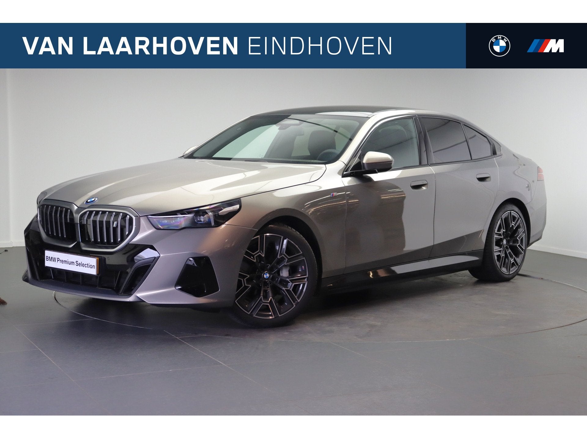 BMW i5 eDrive40 High Executive M Sport / Panoramadak / M Spo, Auto's, BMW, Achterwielaandrijving, Zwart, Met garantie (alle), 340 pk