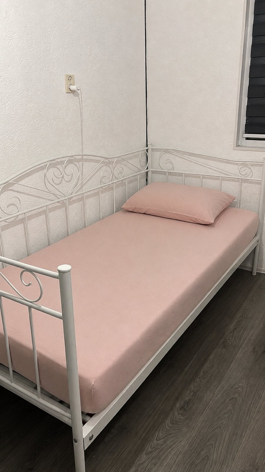 Meiden bed - mag gelijk opgehaald worden, Huis en Inrichting, Slaapkamer | Bedden, Ophalen, Zo goed als nieuw, Eenpersoons, Hout