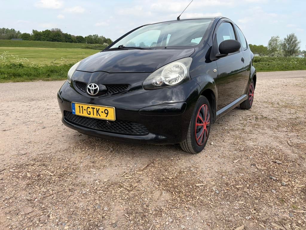 Toyota Aygo 1.0 12V Vvt-i 3DRS MMT 2008 Zwart, Auto's, Toyota, Particulier, Aygo, Benzine, A, Hatchback, Handgeschakeld, Origineel Nederlands