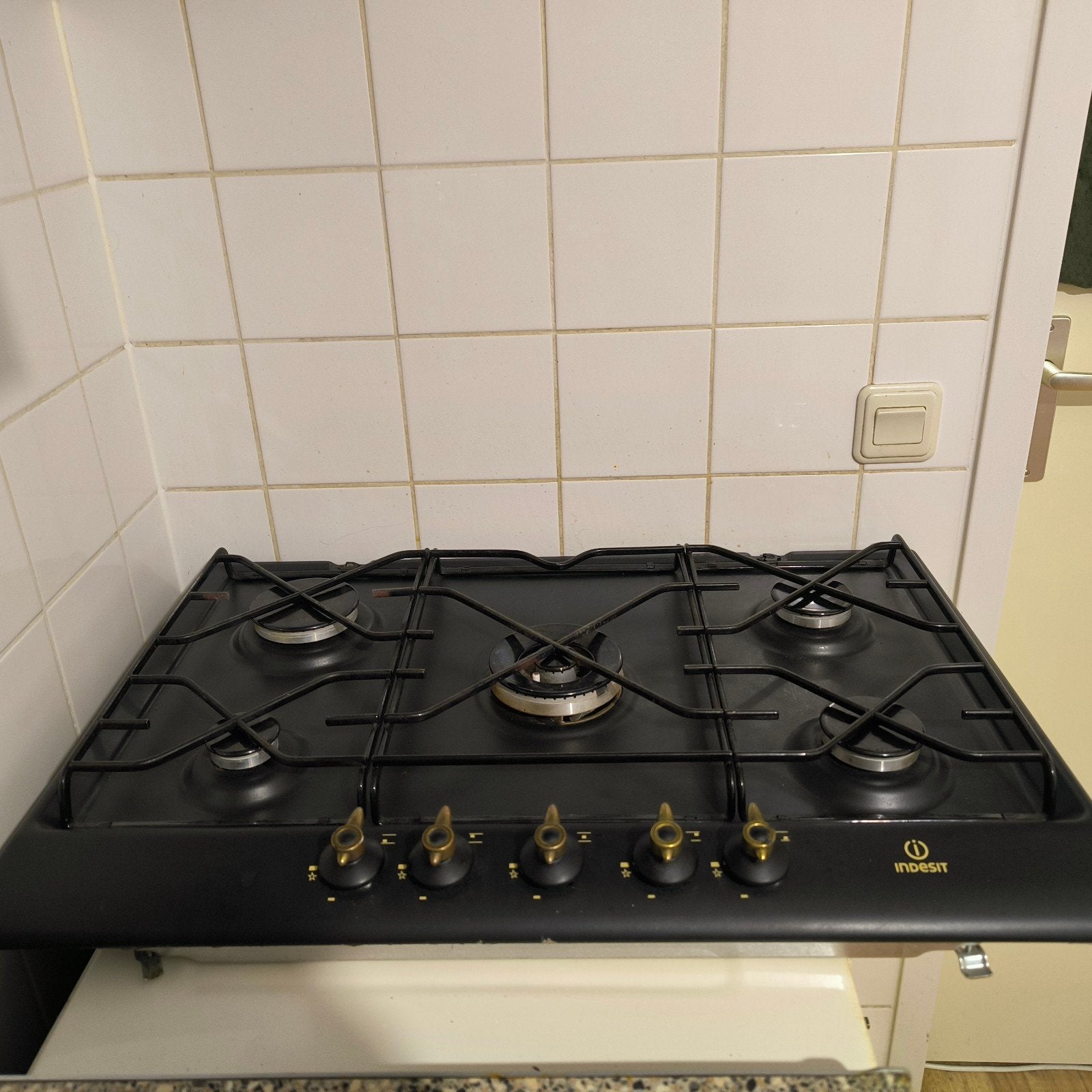 Indesit 5-pits gaskookplaat 75 cm – zeer nette staat, Ophalen, Zo goed als nieuw, Inbouw, Gas