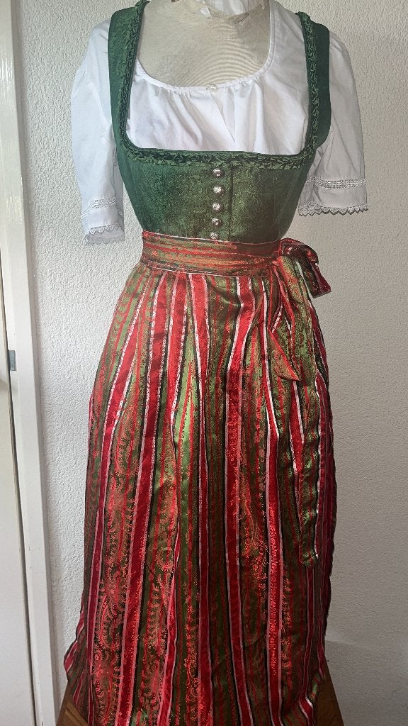Mooie originele Wenger Dirndl met blouse en schort maat 40, Maat 38/40 (M), Wenger, Ophalen of Verzenden, Overige thema's