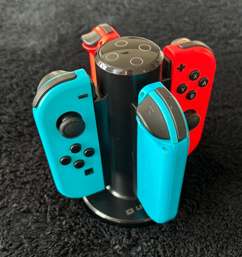 Lioncast Switch Joycon Oplaadstation, 3 spelers of meer, Ophalen of Verzenden, Zo goed als nieuw, Vanaf 3 jaar
