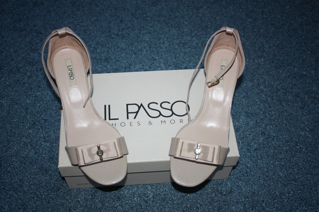 Nieuwe beige lak dames sandalen mt 39 Il Passo, Il Passo, Schoenen met lage hakken, Beige, Nieuw