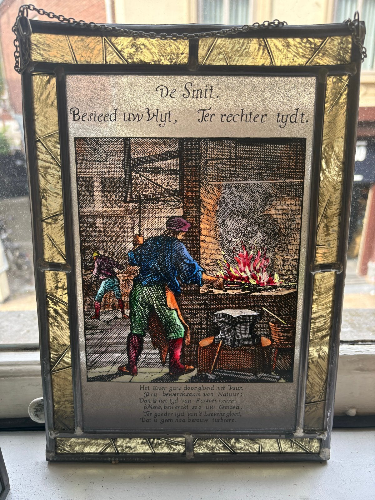 Vintage glas-in-lood raamhanger  'De Smit' (Jan Luyken), Antiek en Kunst, Antiek | Overige Antiek, Ophalen