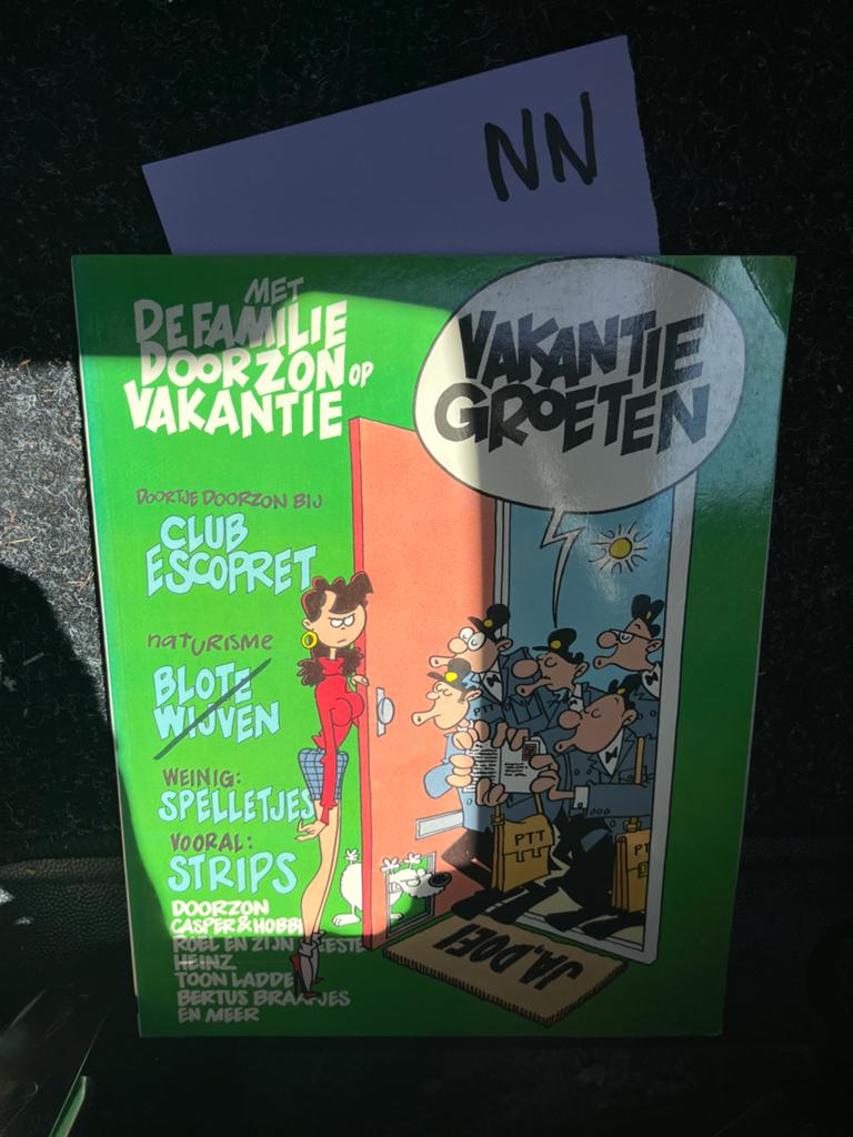 De Familie Doorzon op Vakantie - Vakantiegroeten, Eén stripboek, Ophalen of Verzenden, Zo goed als nieuw