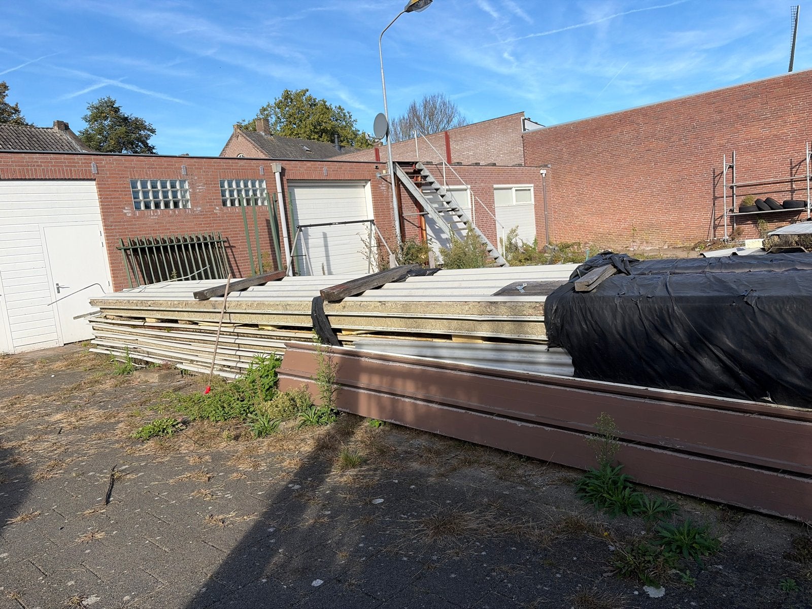 Gratis isolatiewanden met metalen beplating, Ophalen of Verzenden, Gebruikt, Overige materialen, Muurisolatie