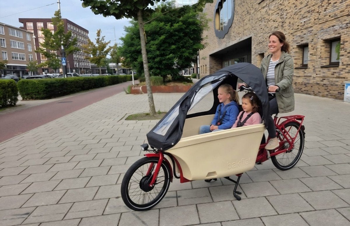 :Back To School ACTIE: Dolly Family elektrisch - rood