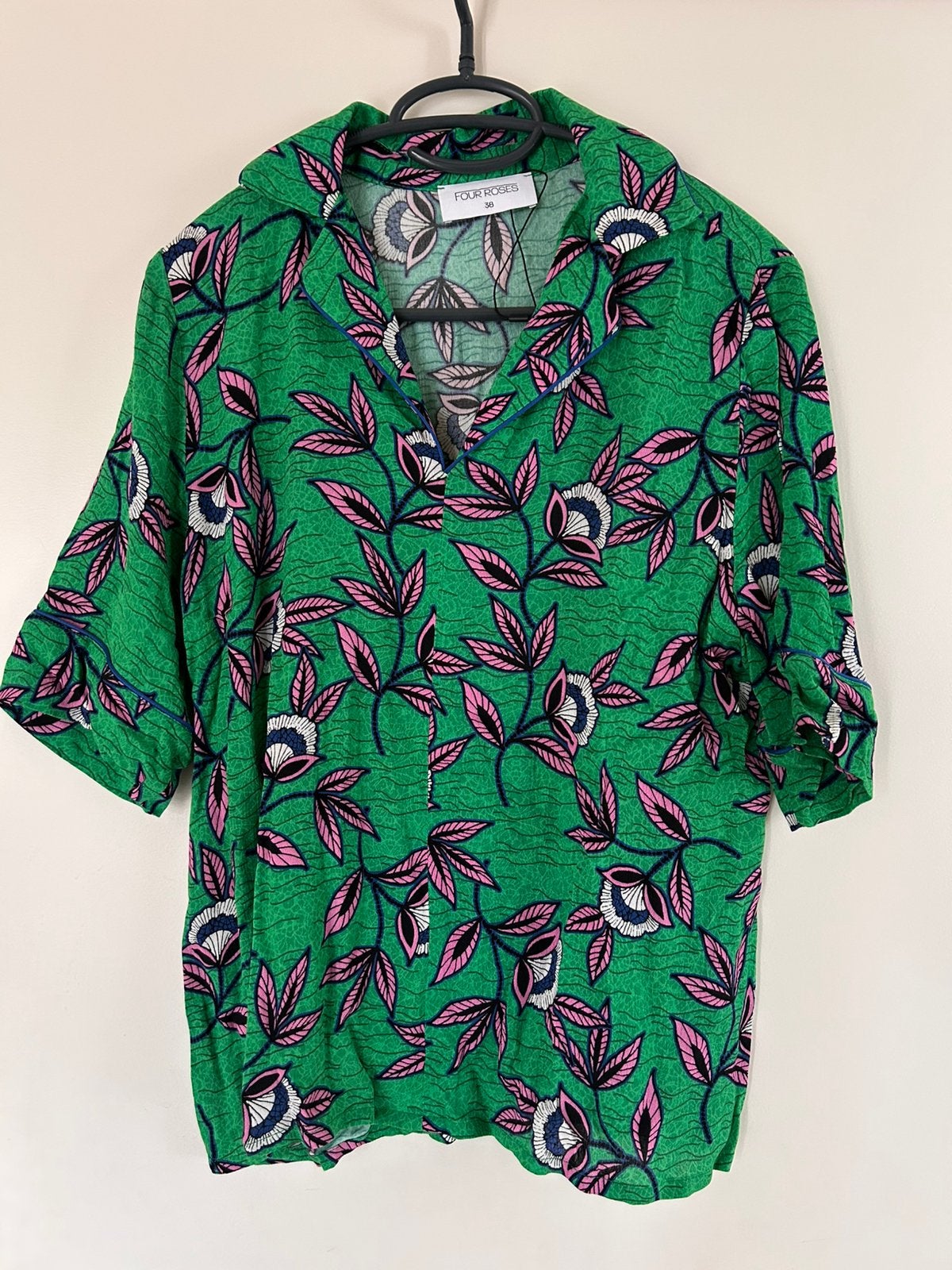 Nieuwe blouse van Four Roses in maat 38, Ophalen of Verzenden, Nieuw