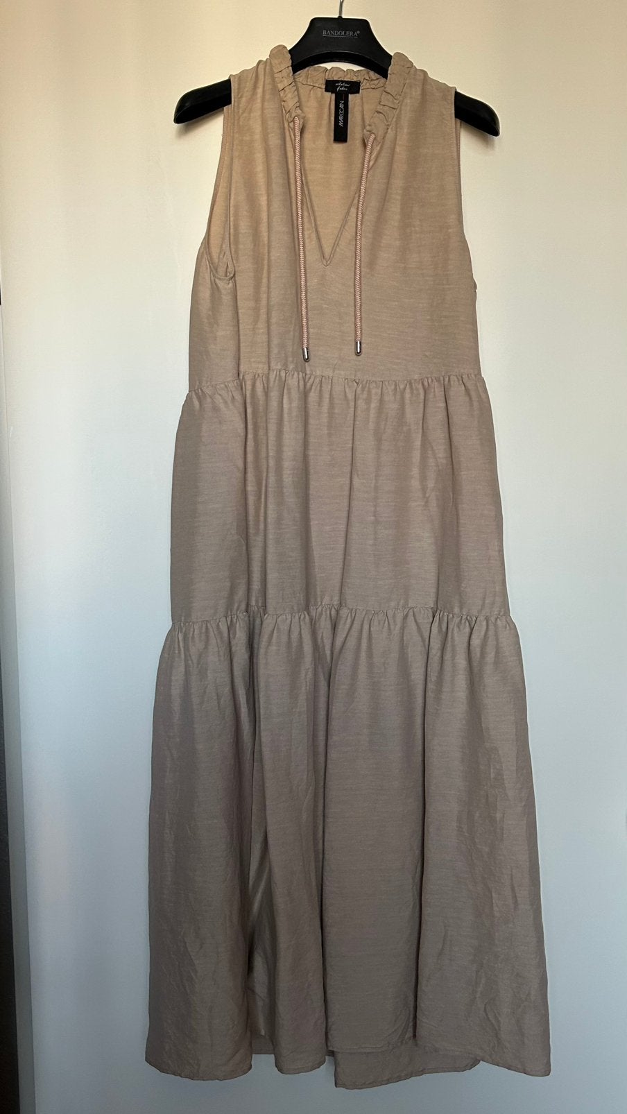 Marccain mouwloze stroken jurk N3/38. Linnen kleur, Kleding | Dames, Maat 38/40 (M), Beige, Ophalen of Verzenden, Zo goed als nieuw