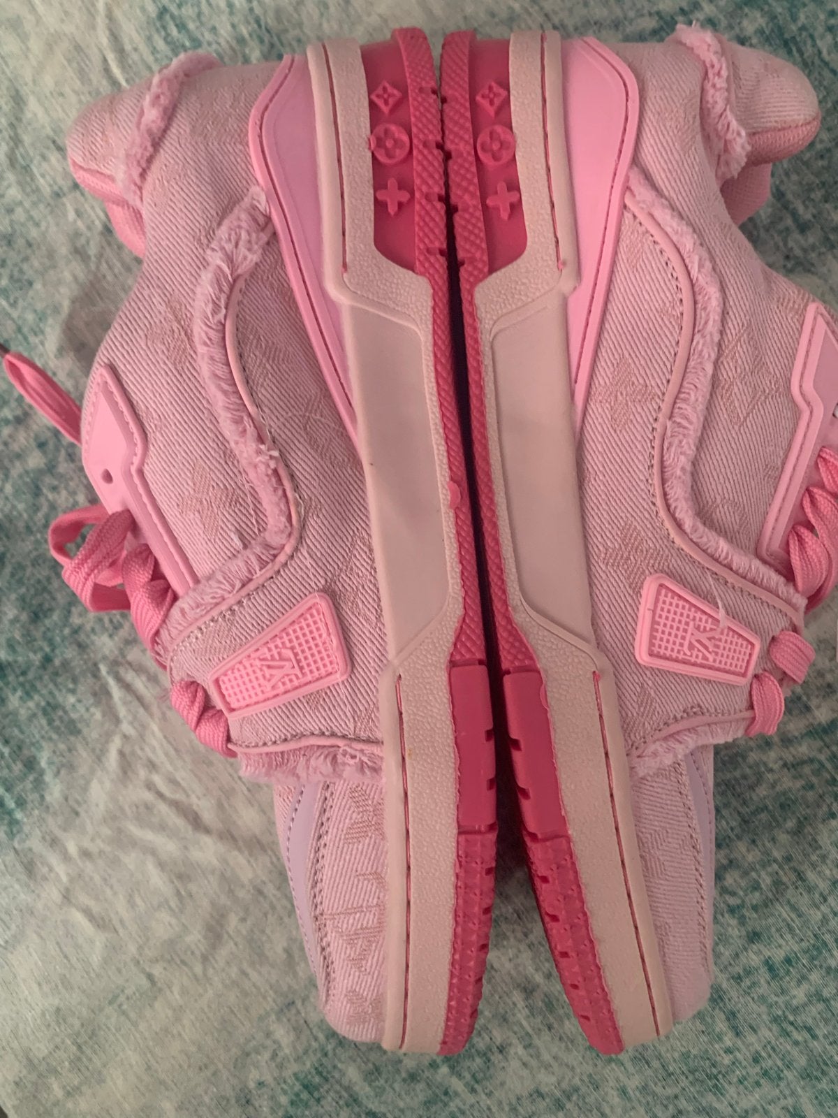Nieuwe Louis Vuitton Sneakers - Diverse maten, Ophalen of Verzenden, Nieuw, Roze, Sneakers of Gympen