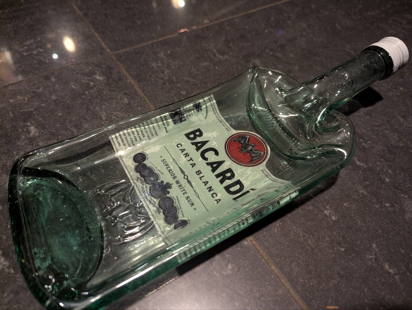 Bacardi fles schaal/schaaltje, Groen, Gebruikt, Overige stijlen, Ophalen of Verzenden