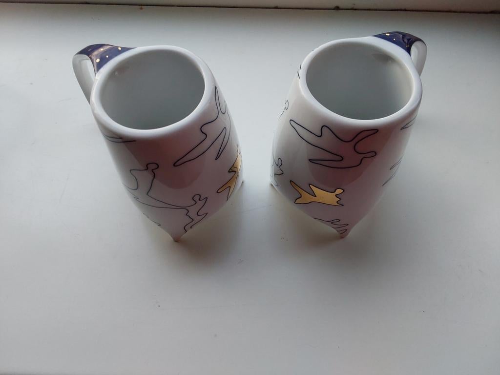 Set van 2 Arti Hoven en Deibel Delfts porseleinen mokken, Antiek en Kunst, Ophalen of Verzenden