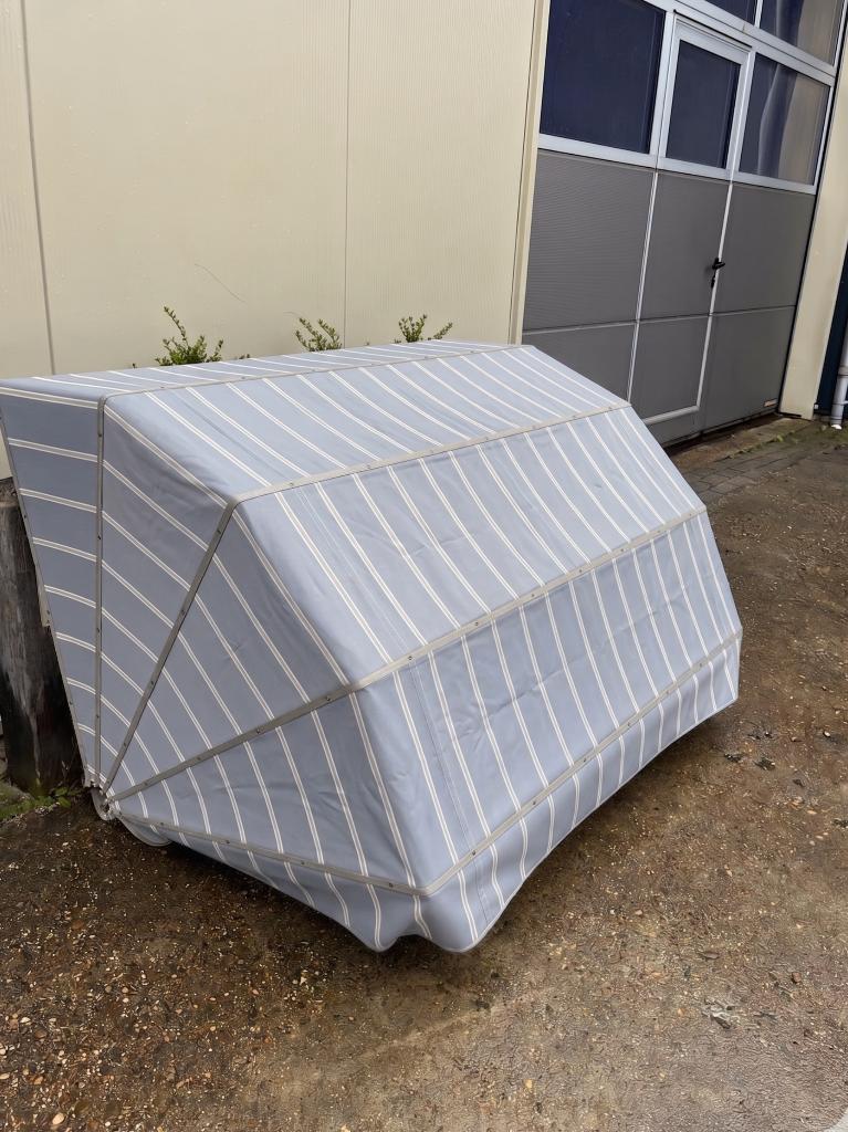 2 markiezen - Nieuw doek - gerenoveerd houtwerk, Ophalen, Nieuw, Minder dan 250 cm, Markies