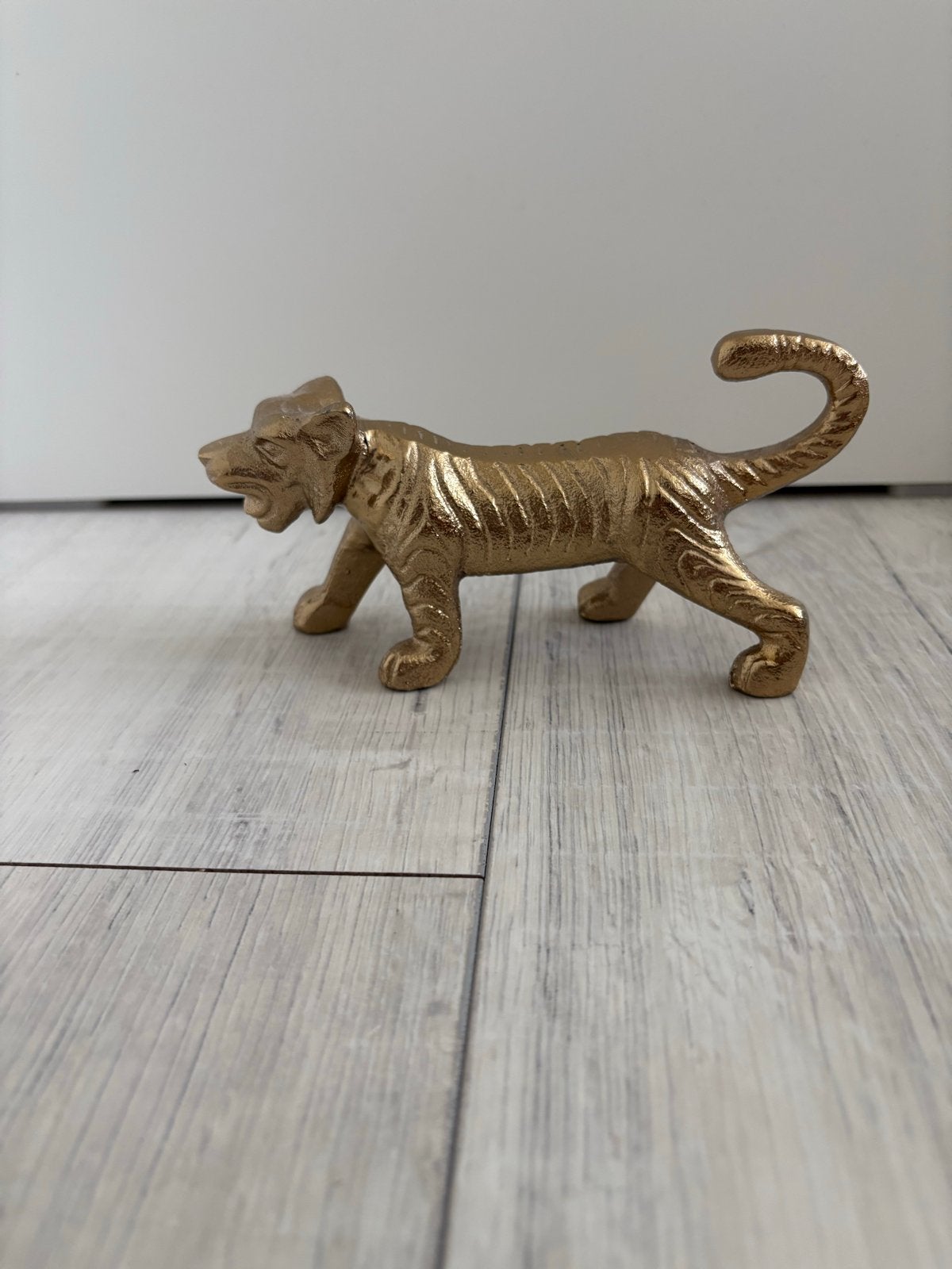 Goudkleurig tijger beeldje - Decoratief en stijlvol, Ophalen, Zo goed als nieuw, Goud, Metaal