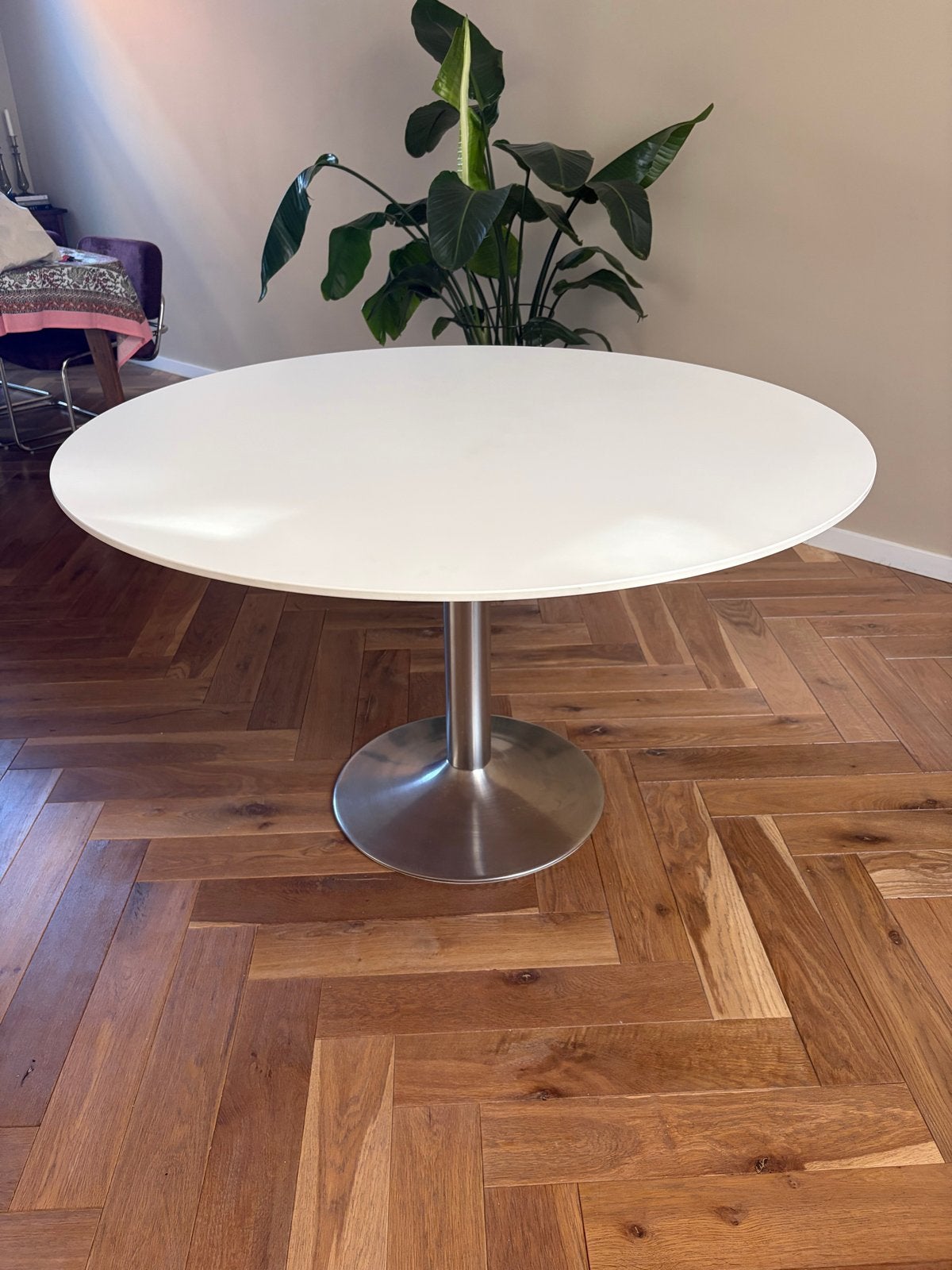 Ronde design eettafel - Ø 130 cm, Ophalen, Kunststof, Gebruikt, 100 tot 150 cm
