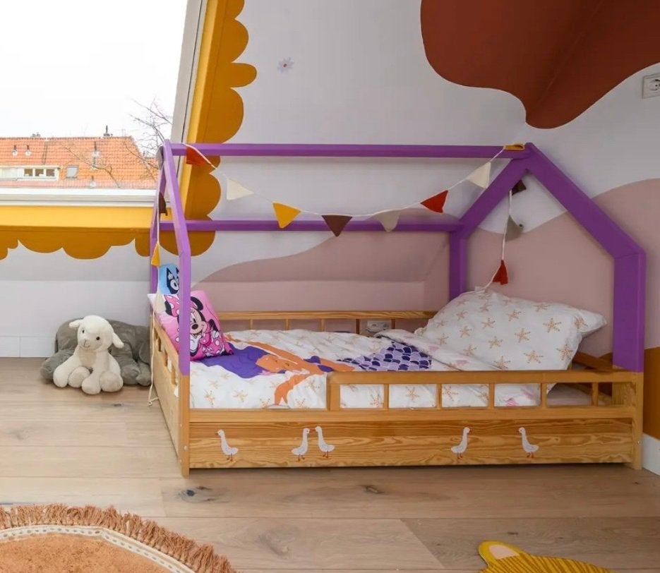 Houten peuterbed - huisjesbed, Ophalen, Gebruikt, 70 tot 85 cm, Matras