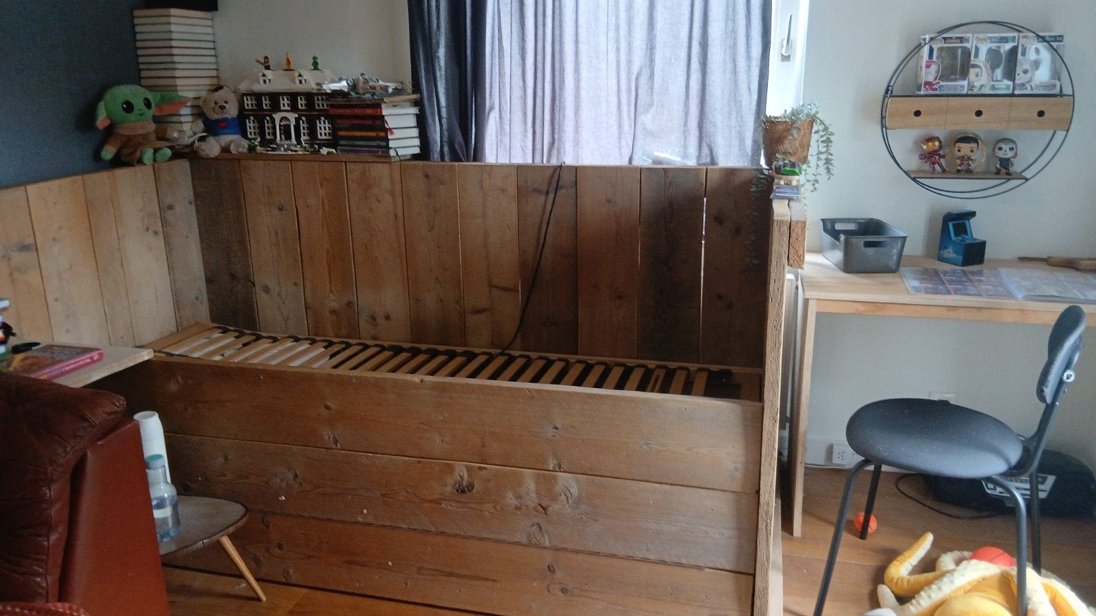 Eenpersoons bed met elektrische lattenbodem, Ophalen, 90 cm, Eenpersoons, Steigerhout