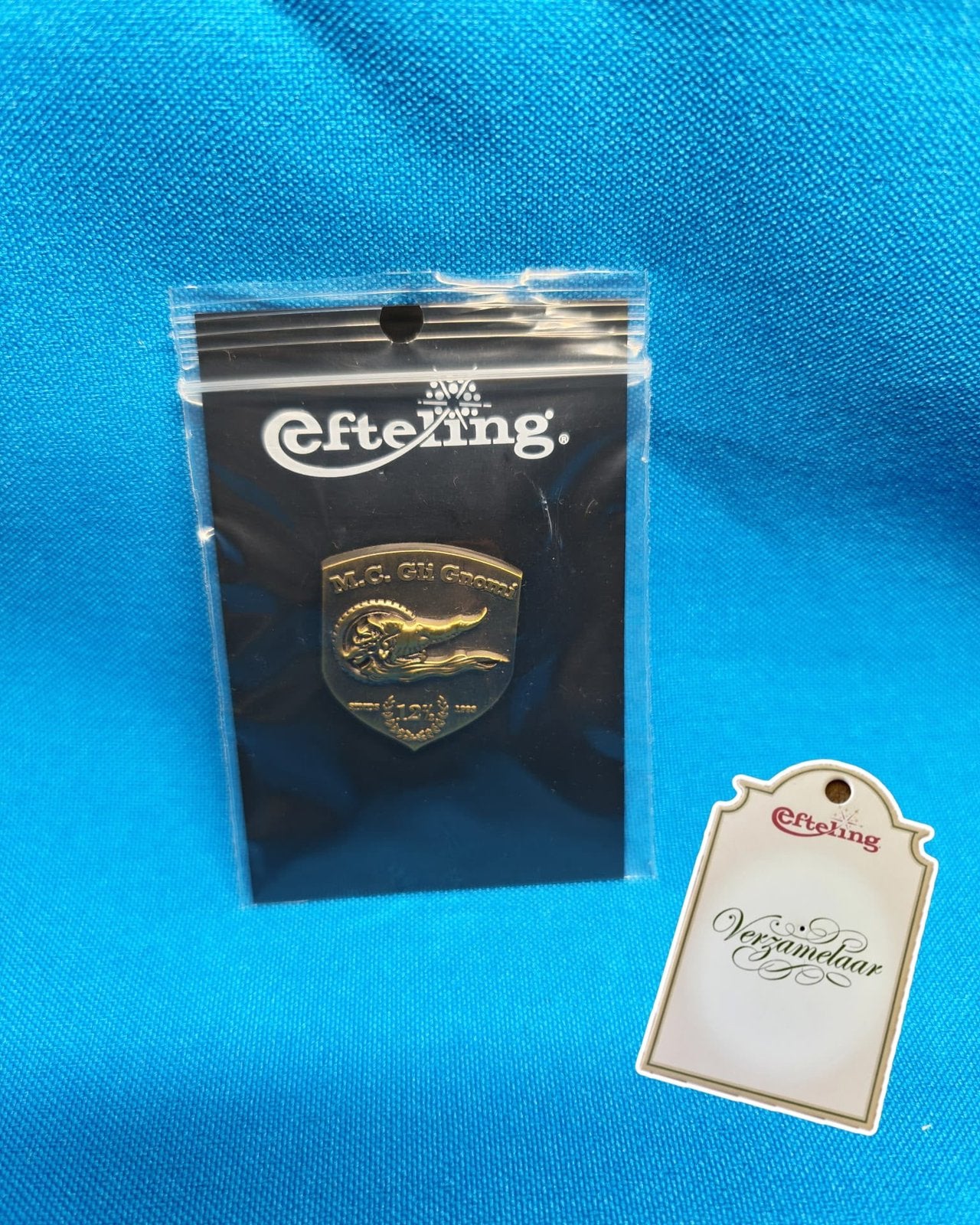 Efteling personeel pin Gli Gnomi 12,5 jubileum nieuw!, Ophalen of Verzenden, Zo goed als nieuw, Button of Speldje