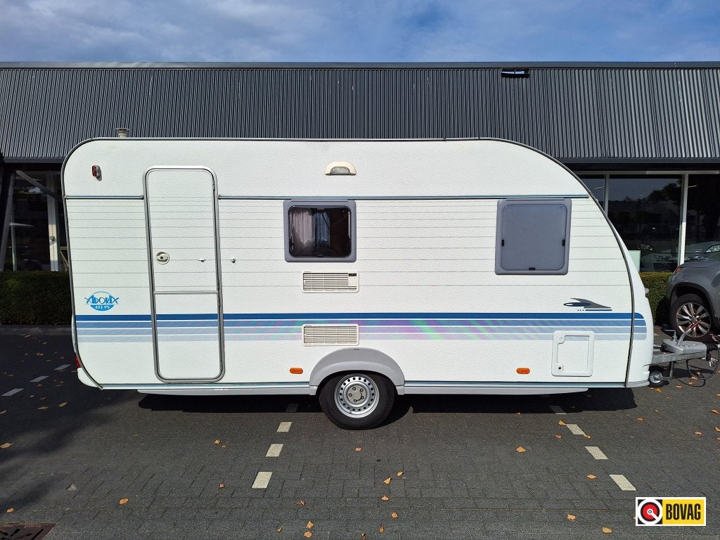 Adria Adora 432 PS Slimline, Caravans en Kamperen, Caravans, Bedrijf, Treinzit, 750 - 1000 kg, Adria