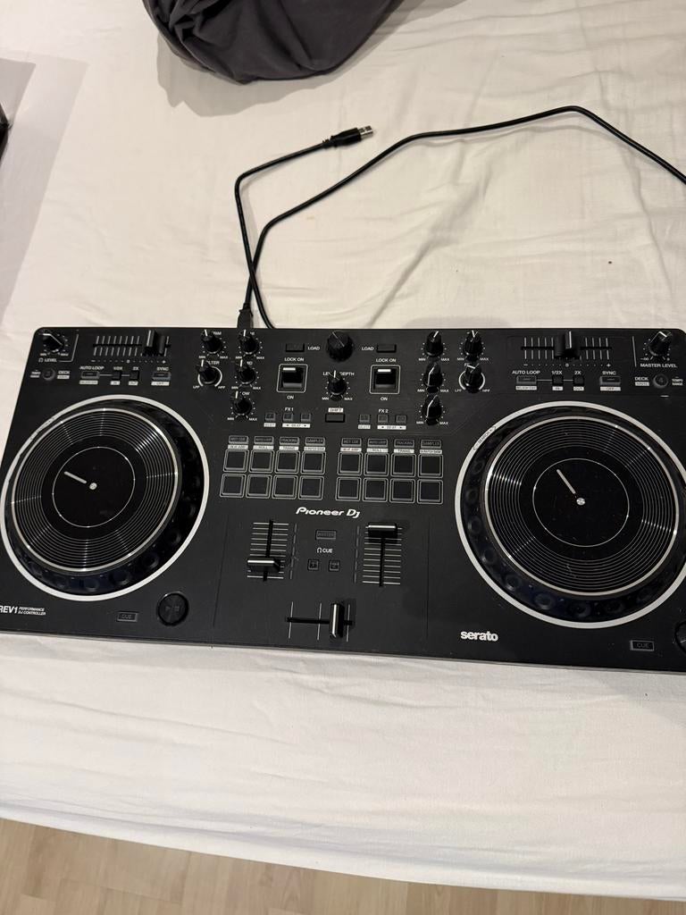 Pioneer DJ DDJ-REV1 – Zo goed als nieuw + doos, Muziek en Instrumenten, Dj-sets en Draaitafels, Ophalen of Verzenden, Zo goed als nieuw