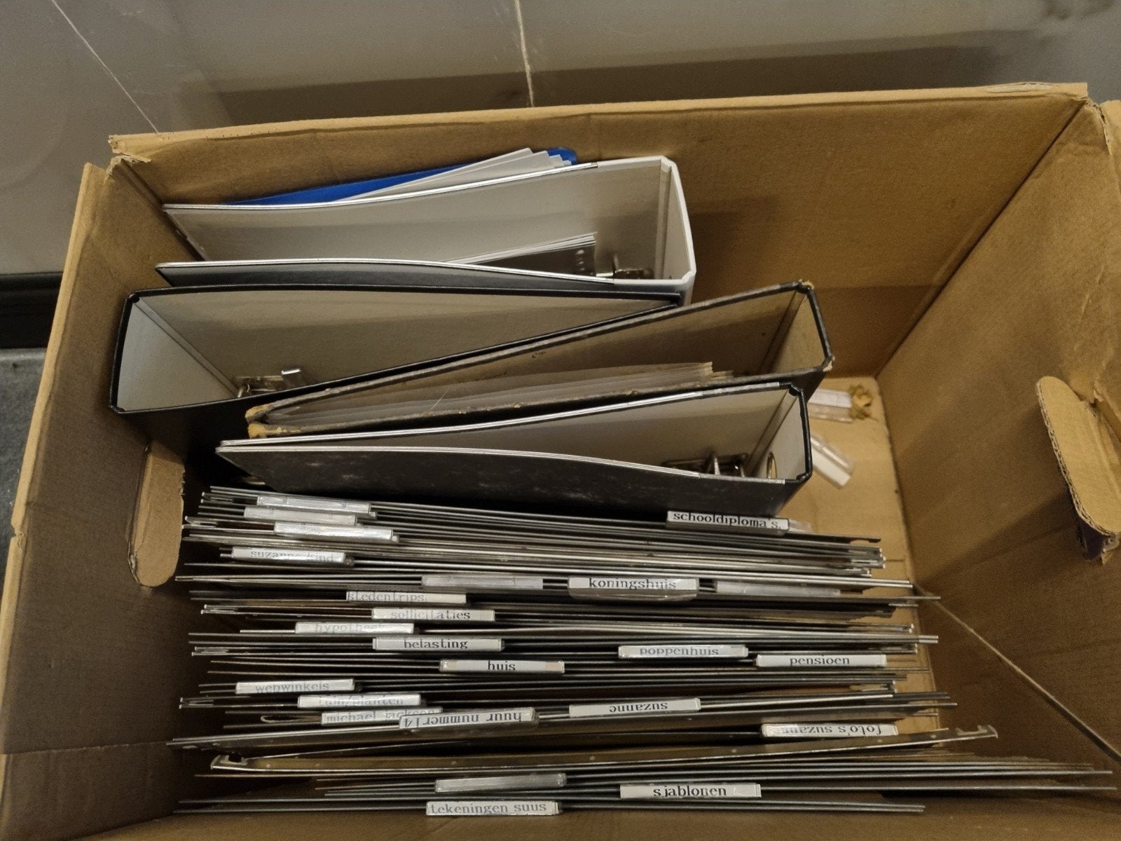 gratis archiefmappen en ordners vintage, Ophalen, Doos, Minder dan 35 cm, Minder dan 50 cm