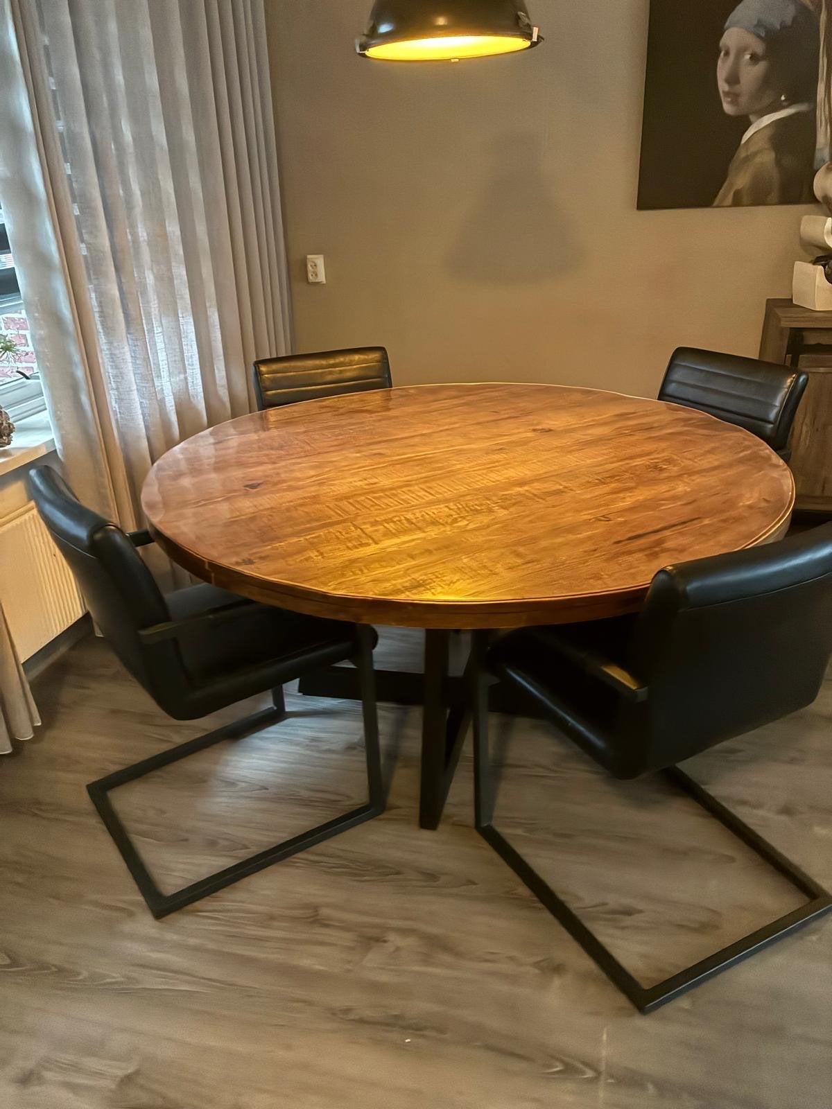 Robuuste ronde eikenhouten eettafel, Huis en Inrichting, 100 tot 150 cm, Ophalen of Verzenden, Zo goed als nieuw, Vier personen