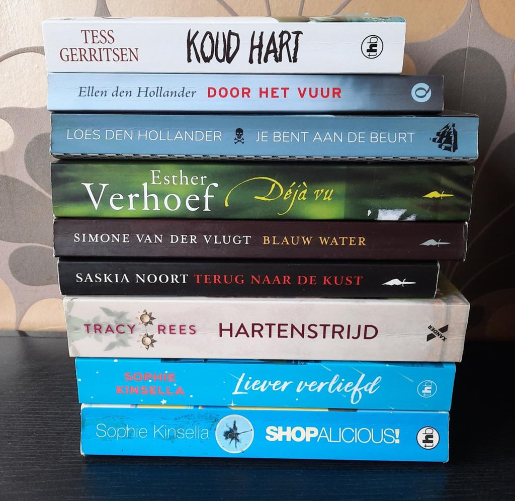 Boekenpakket..Tess Gerritsen,Esther Verhoef.ed, Ophalen of Verzenden