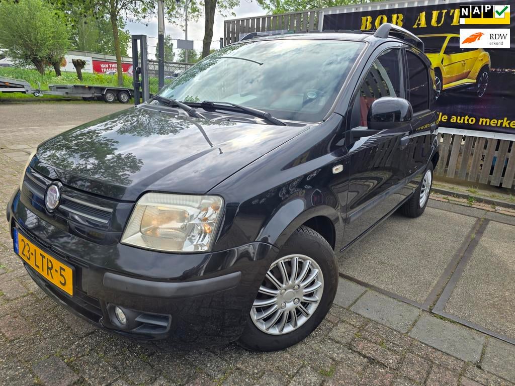 Fiat Panda 1.2 Emotion/airco ijs/nap/panorama/achteruit came, Euro 5, Gebruikt, 1242 cc, Zwart
