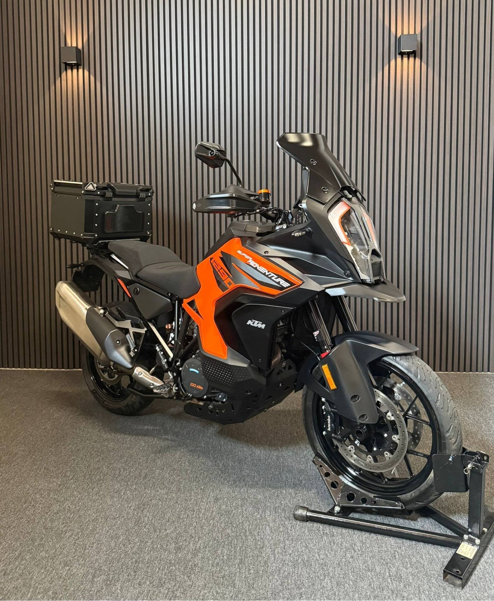 KTM 1290 Super Adventure S ABS -TECHPACK-TRACKPACK-ES-NEW-VO, Kolen Motors, Broekhovenseweg 130-2
5021LJ  TILBURG, NL, Bedrijf