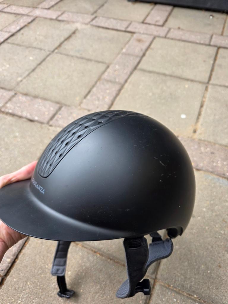 Paardrijhelm / cap, Dieren en Toebehoren, Paarden en Pony's | Beschermers, Ophalen of Verzenden, Zo goed als nieuw, Rijden