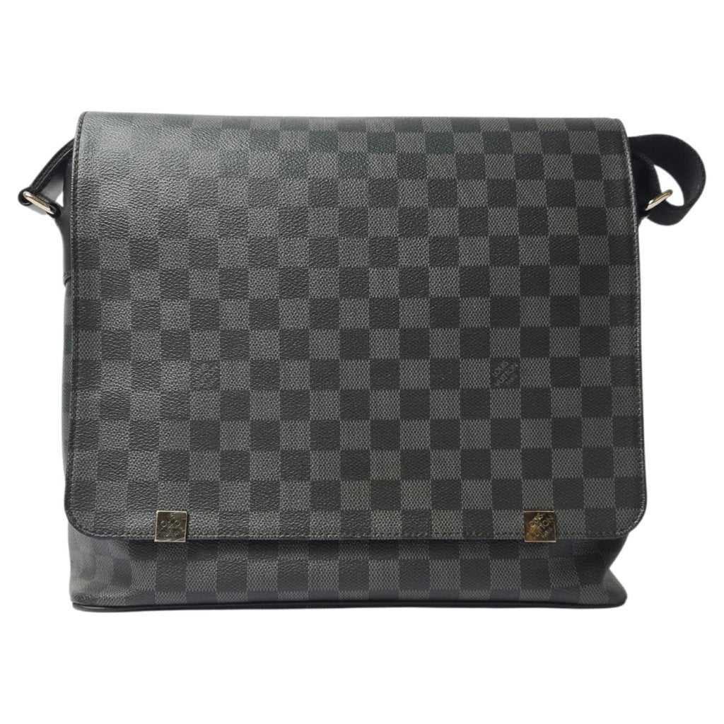 Louis Vuitton District PM Messenger Damier 2019, Louis Vuitton, Gebruikt, Support@louisvuitton.com, 2 Rue du Pont Neuf
75001 Paris
France