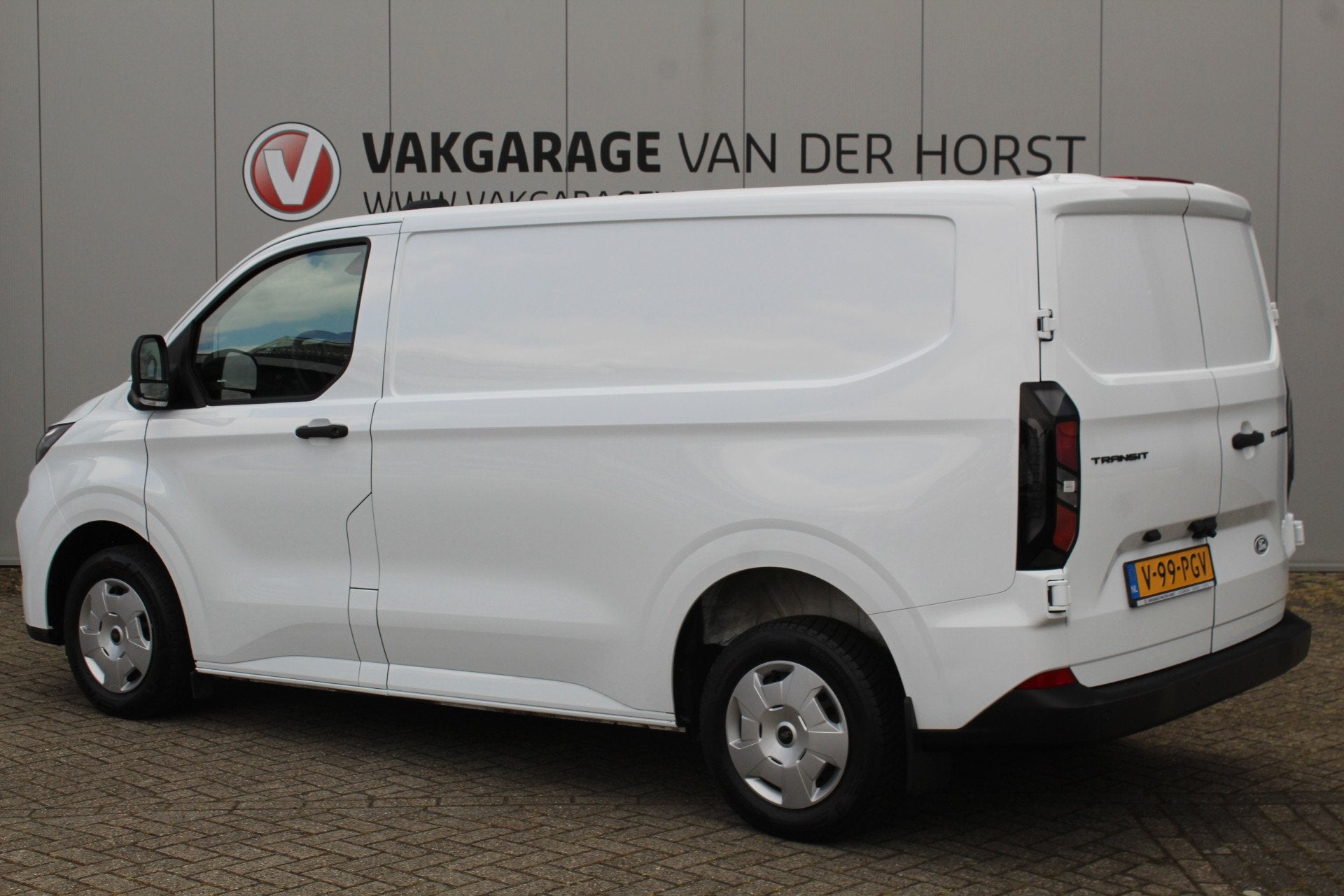 Ford Transit Custom 320 2.0-136 pk TDCI L1H1 Trend. Fabrieks, Auto's, 12 maanden, Gebruikt, Zwart, 4 cilinders
