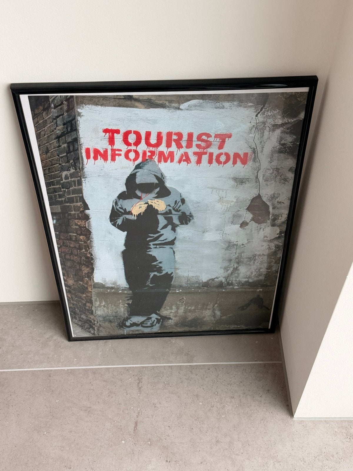Banksy Poster "Tourist Information" inclusief lijst, Ophalen of Verzenden, Poster, Print/reproductie, Ingelijst