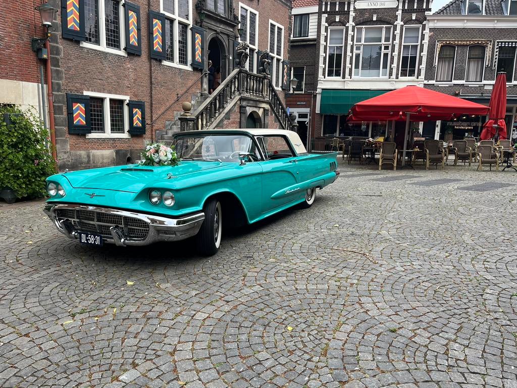 Amerikaanse Trouwauto Gala auto Thunderbird 1960, Trouwauto