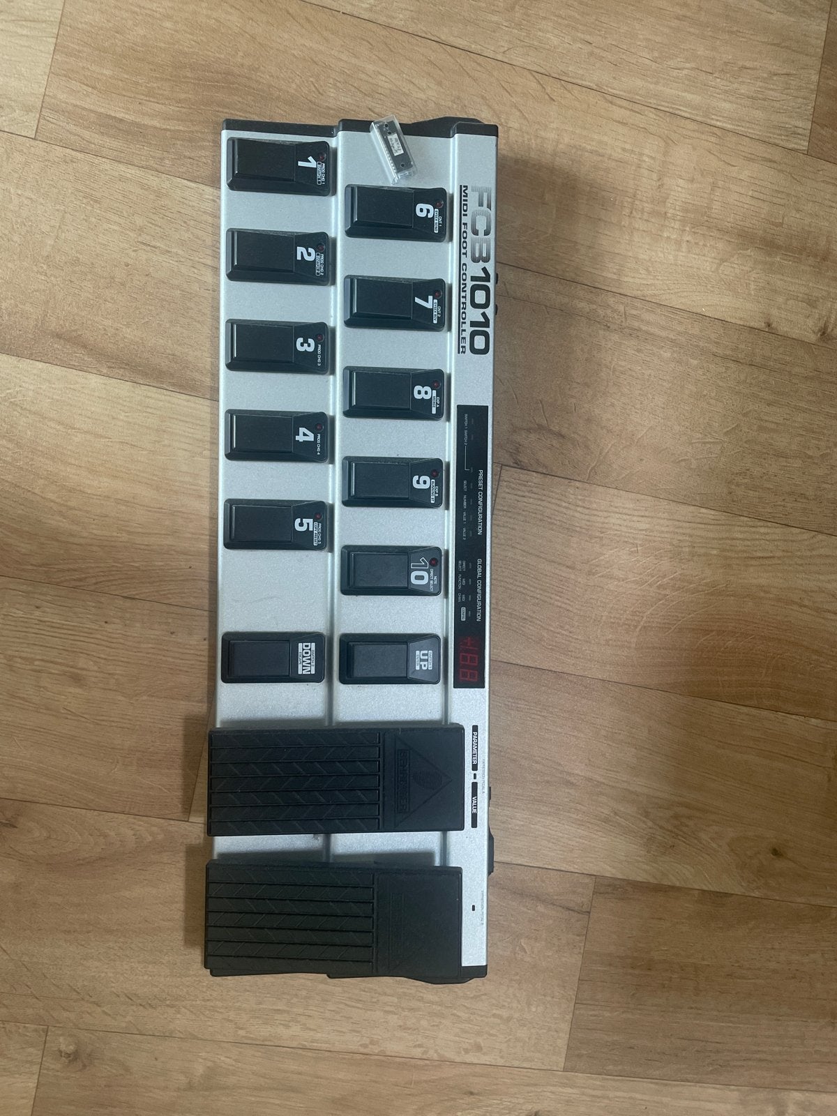 Behringer FCB1010 MIDI Foot Controller met UNO Prom, Ophalen of Verzenden, Gebruikt, Overige typen