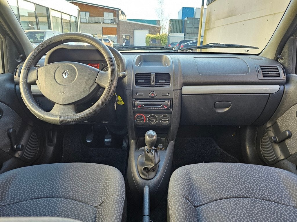 Renault Clio 1.2 Campus Accès|NAP|APK, Voorwielaandrijving, Stof, 4 cilinders, Met garantie (alle)