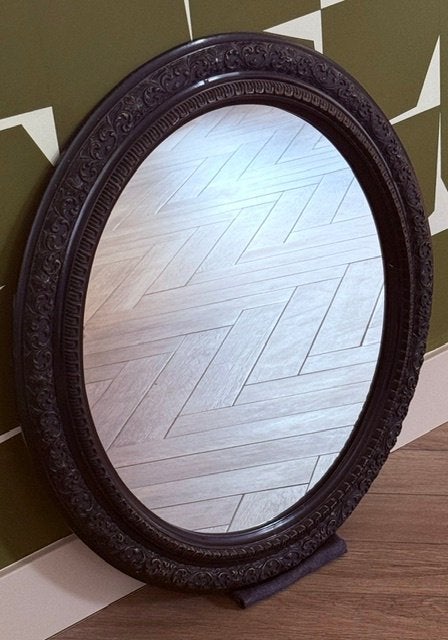 Ovale spiegel met versierde houten lijst 69 x 60 cm, Ophalen, Ovaal, 50 tot 100 cm, Minder dan 100 cm