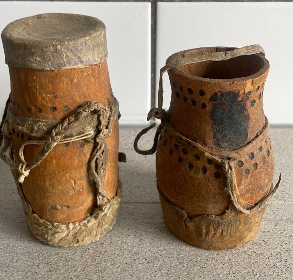 Houten trommel en potje Kenia Afrika, Antiek en Kunst, Kunst | Niet-Westerse kunst, Ophalen of Verzenden