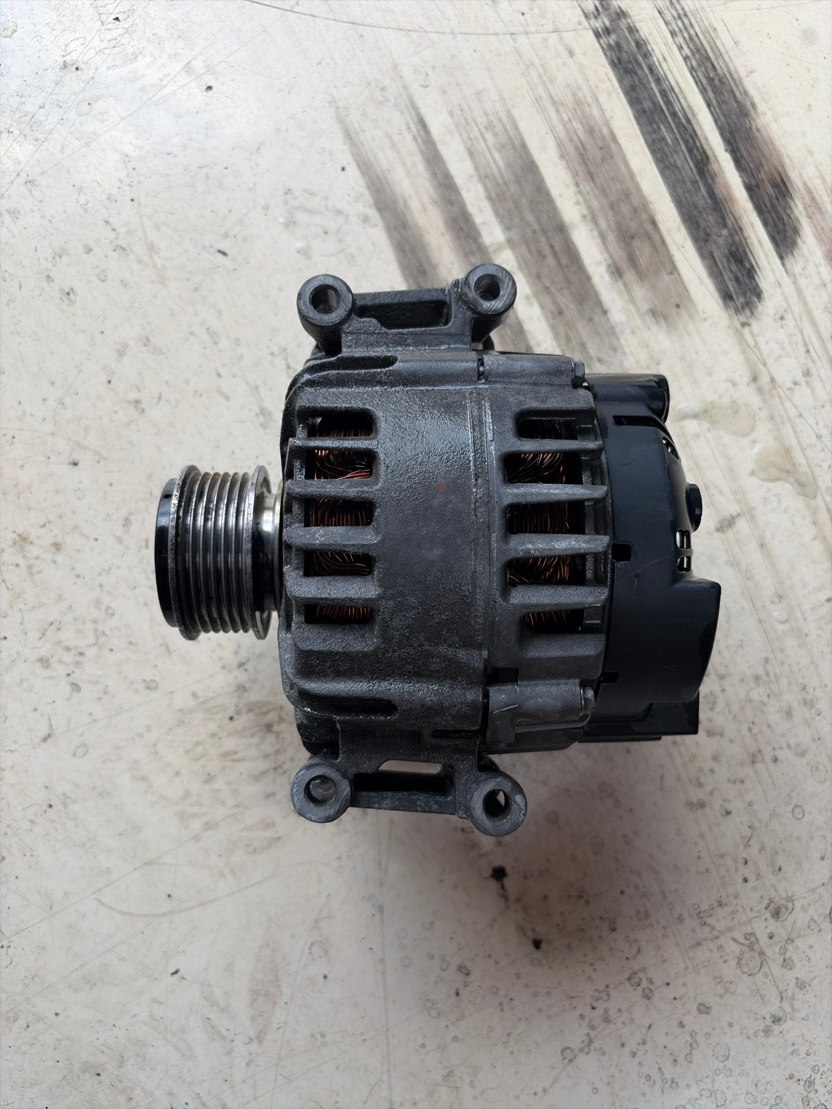 Audi A6 Dynamo (Alternator) Valeo Origineel, Ophalen of Verzenden, Gebruikt, Audi