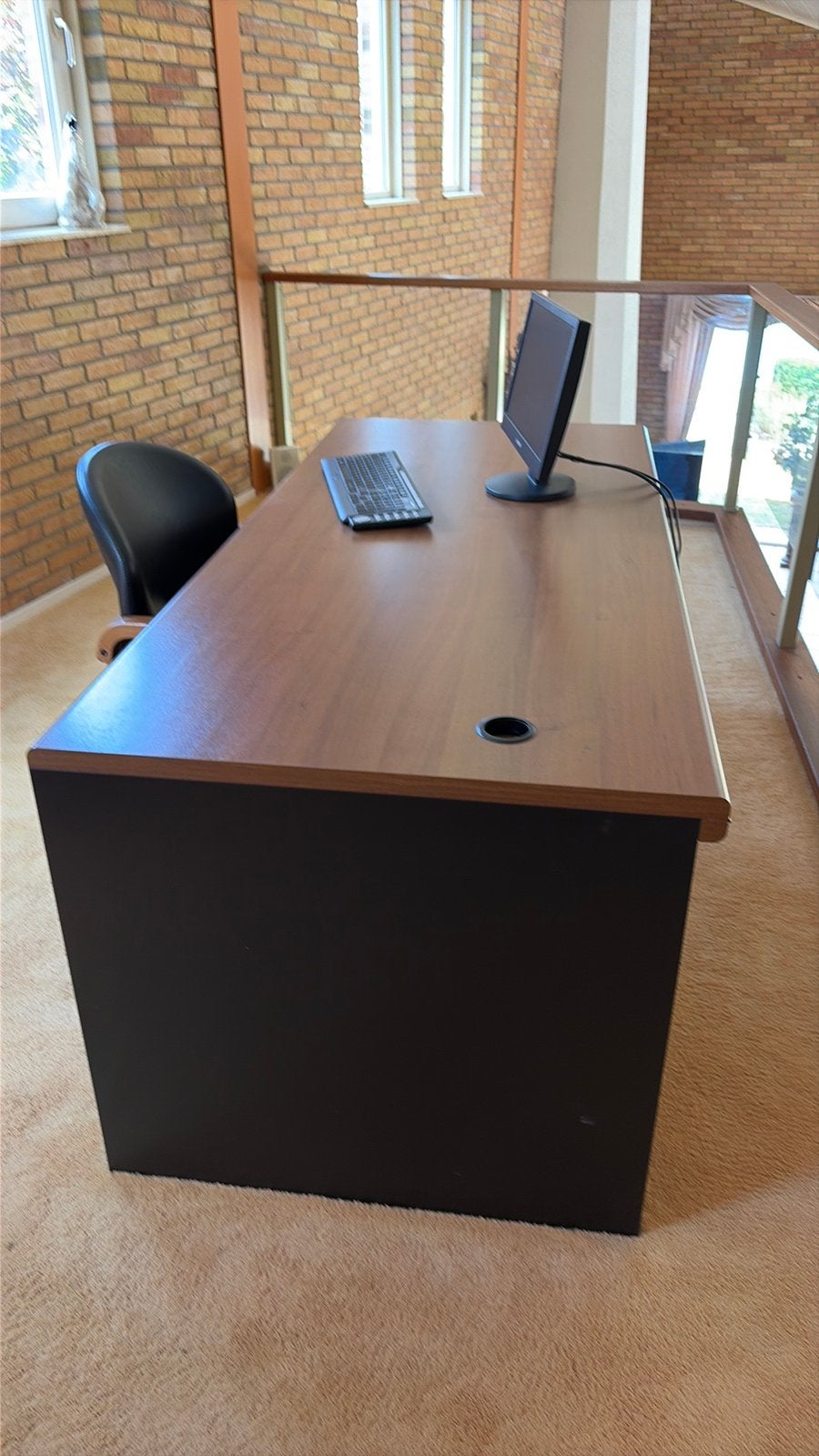 Bureau, Overige typen, 180 cm, Zo goed als nieuw, Meerkleurig