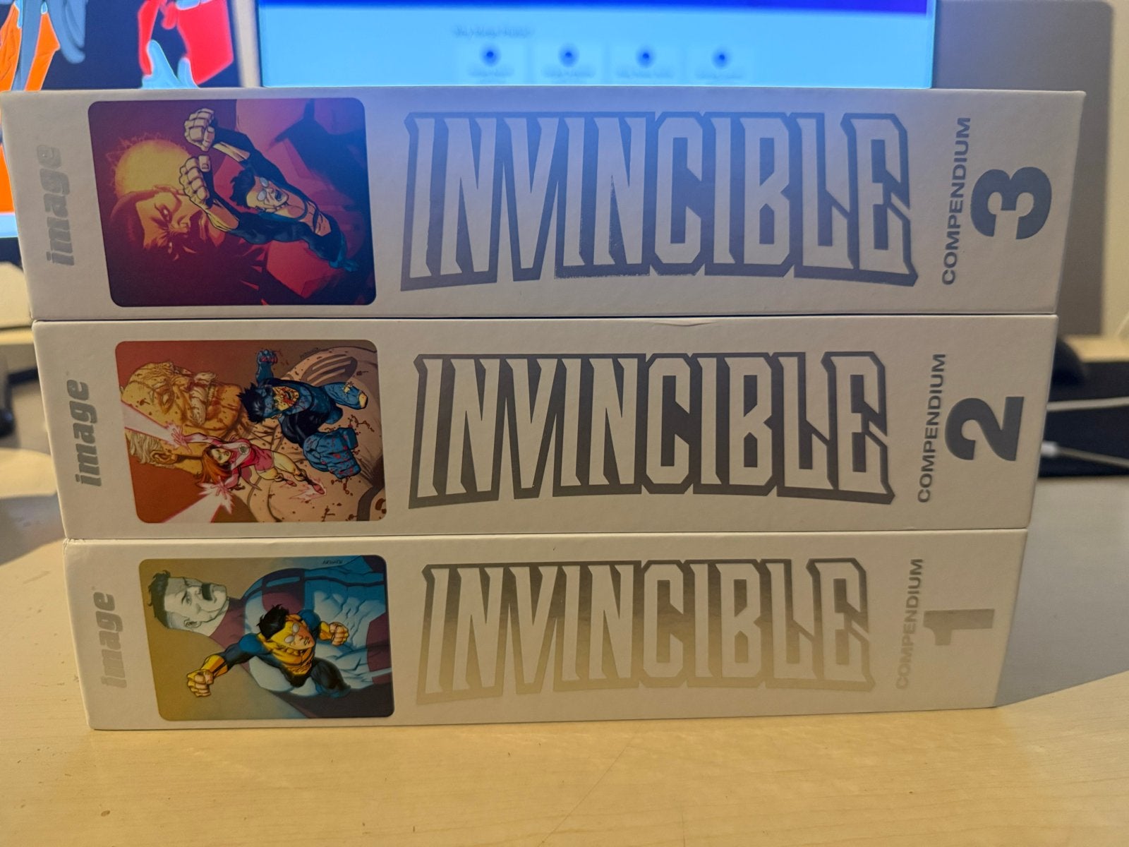 Invincible Hardcover Compendium SET- Zo goed als nieuw, Complete serie of reeks, Ophalen of Verzenden, Zo goed als nieuw, Amerika