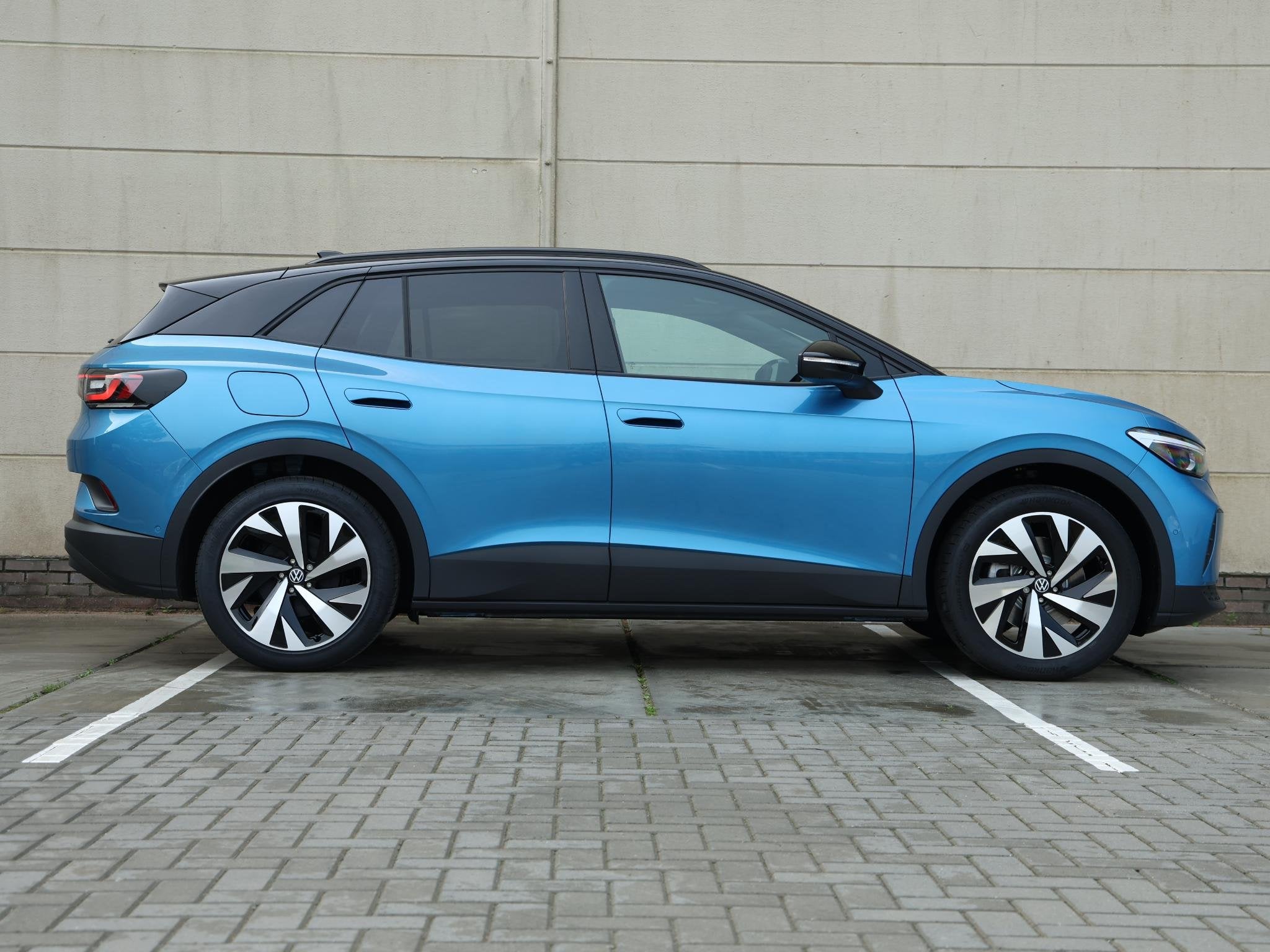 Volkswagen ID.4 Pro Limited Edition 77 kWh 286 PK | Navigati, Auto's, Automaat, 510 min, Zwart, Blauw